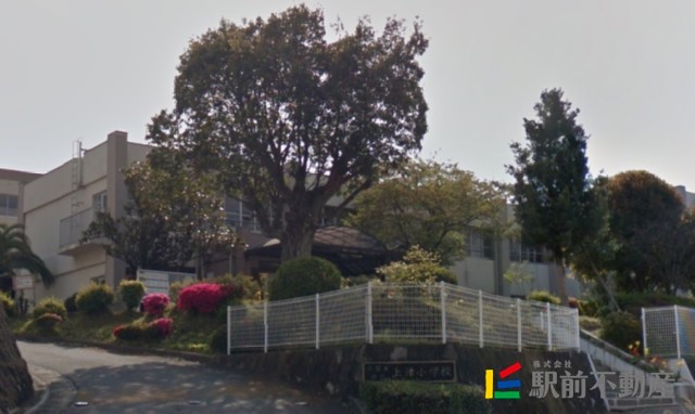 小学校　久留米市立上津小学校（小学校）まで1000m