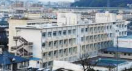 中学校　広島市立温品中学校（中学校）まで900m