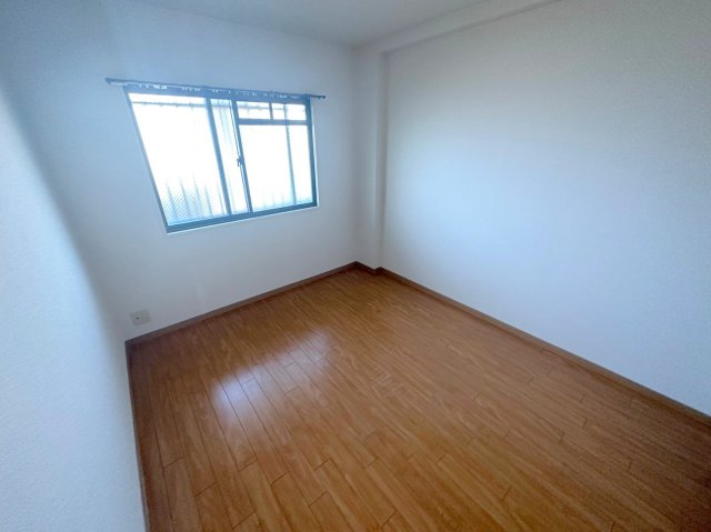 居室・リビング　家具配置がしやすいですね。