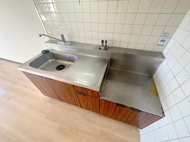 キッチン　あなたの好みに合わせたコンロを置いてくださいね。