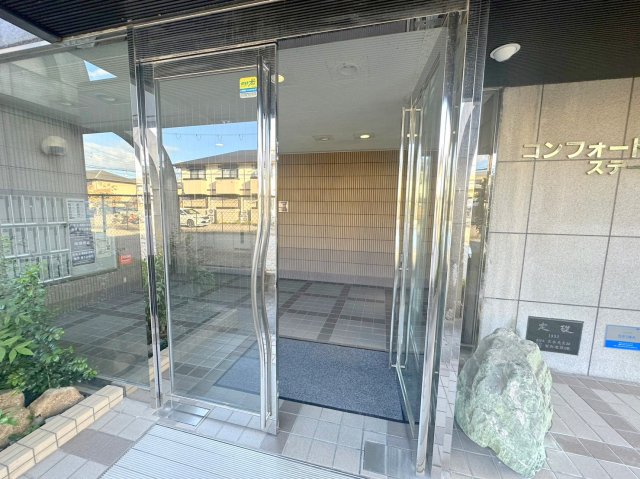 エントランス　綺麗なエントランスです。