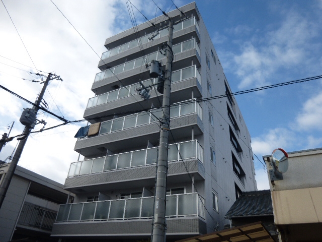 姫路市坂田町のマンションの建物外観