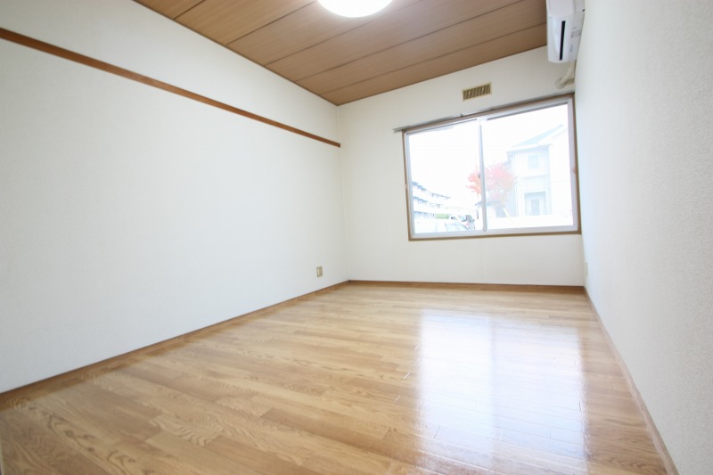 居室・リビング　フローリングのお部屋は明るく綺麗☆