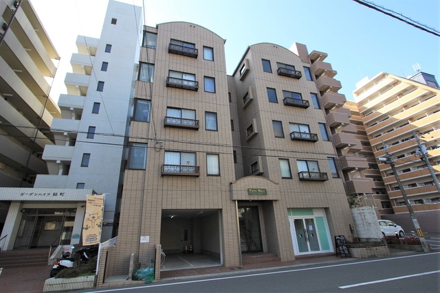 松山市緑町のマンションの建物外観
