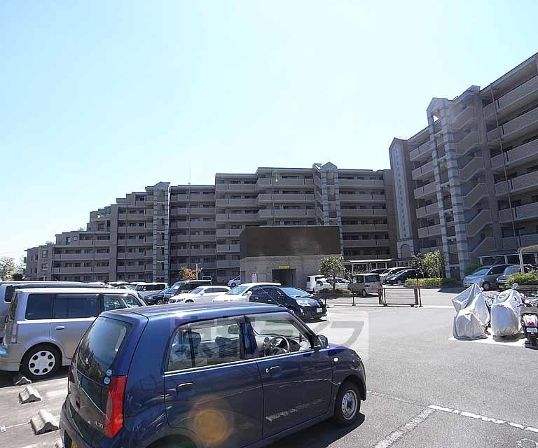 駐車場　広い駐車スペースです。