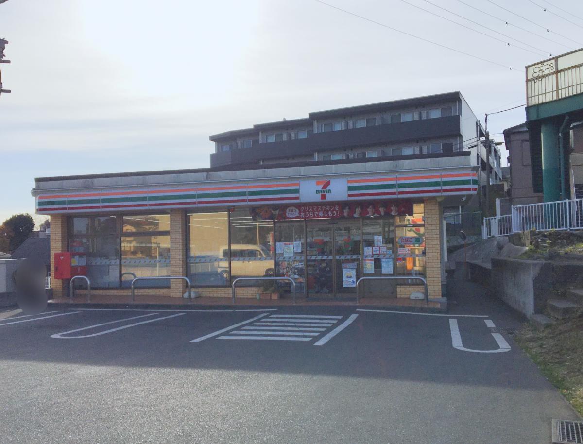 コンビニ　セブンイレブン 横浜松見町３丁目店（コンビニ）まで550m