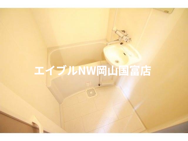 バス・シャワールーム　浴槽