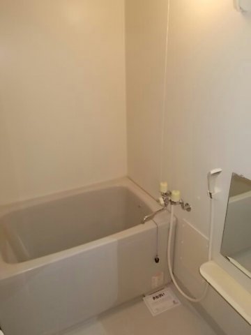 バス・シャワールーム　ゆったり過ごせるお風呂です