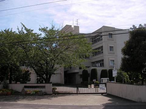 【サンハイツ塩谷の小学校】