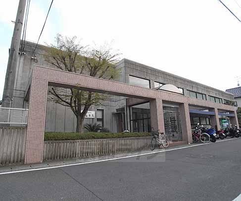 京都市北区西賀茂蟹ケ坂町のマンションの建物外観