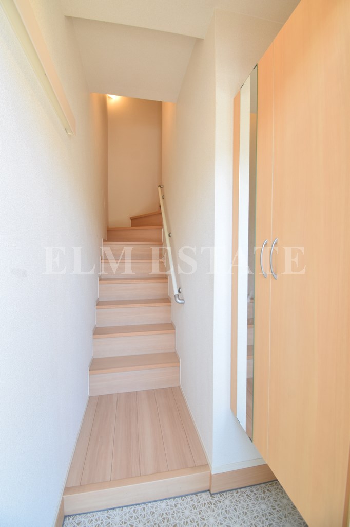 玄関　同一物件別部屋の写真になります。