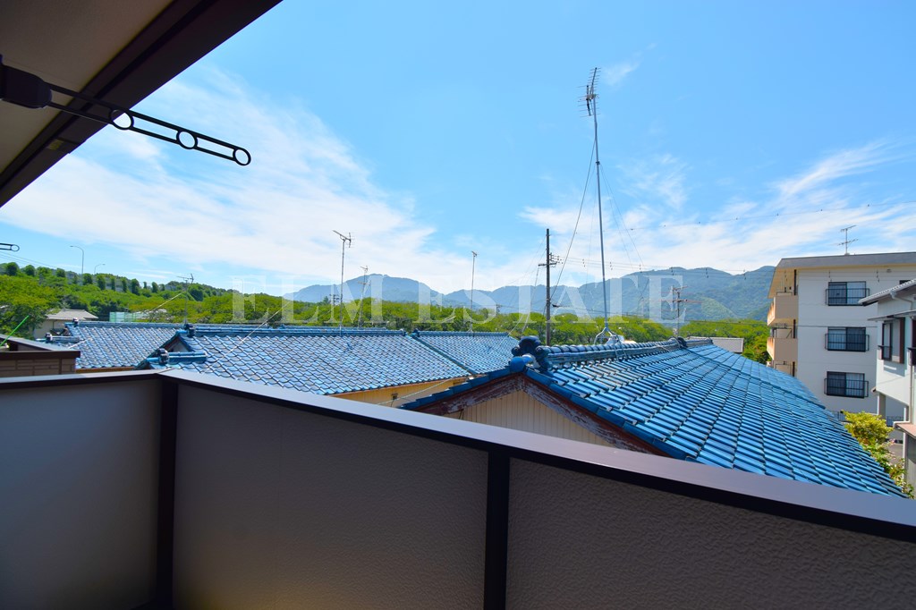 バルコニー　別部屋からの写真になります。