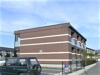 伊豆の国市四日町のアパートの建物外観