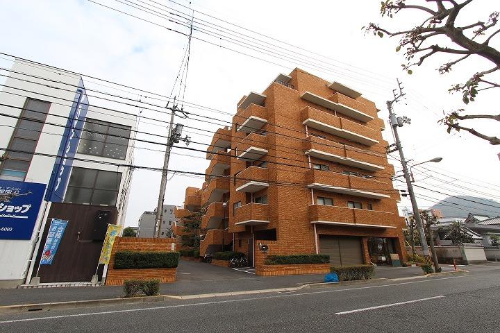 高松市番町のマンションの建物外観