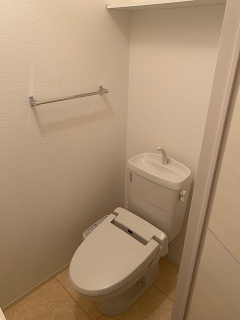 トイレ　温水洗浄便座付トイレ