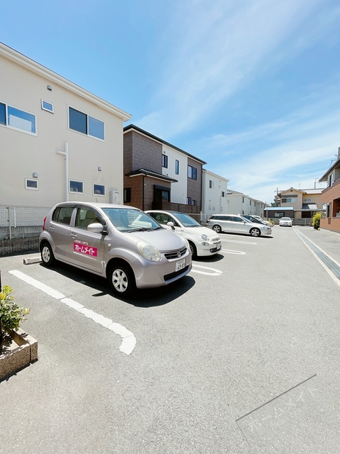 【貝塚市名越のアパートの駐車場】