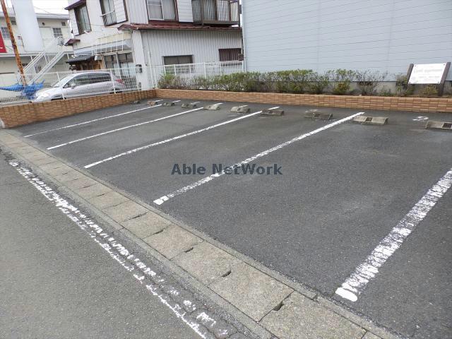 【古河市三和のアパートの駐車場】