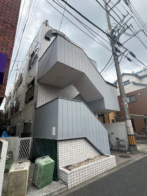 朝霞市栄町のマンションの建物外観