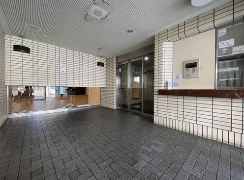 【福岡市中央区大名のマンションのロビー】