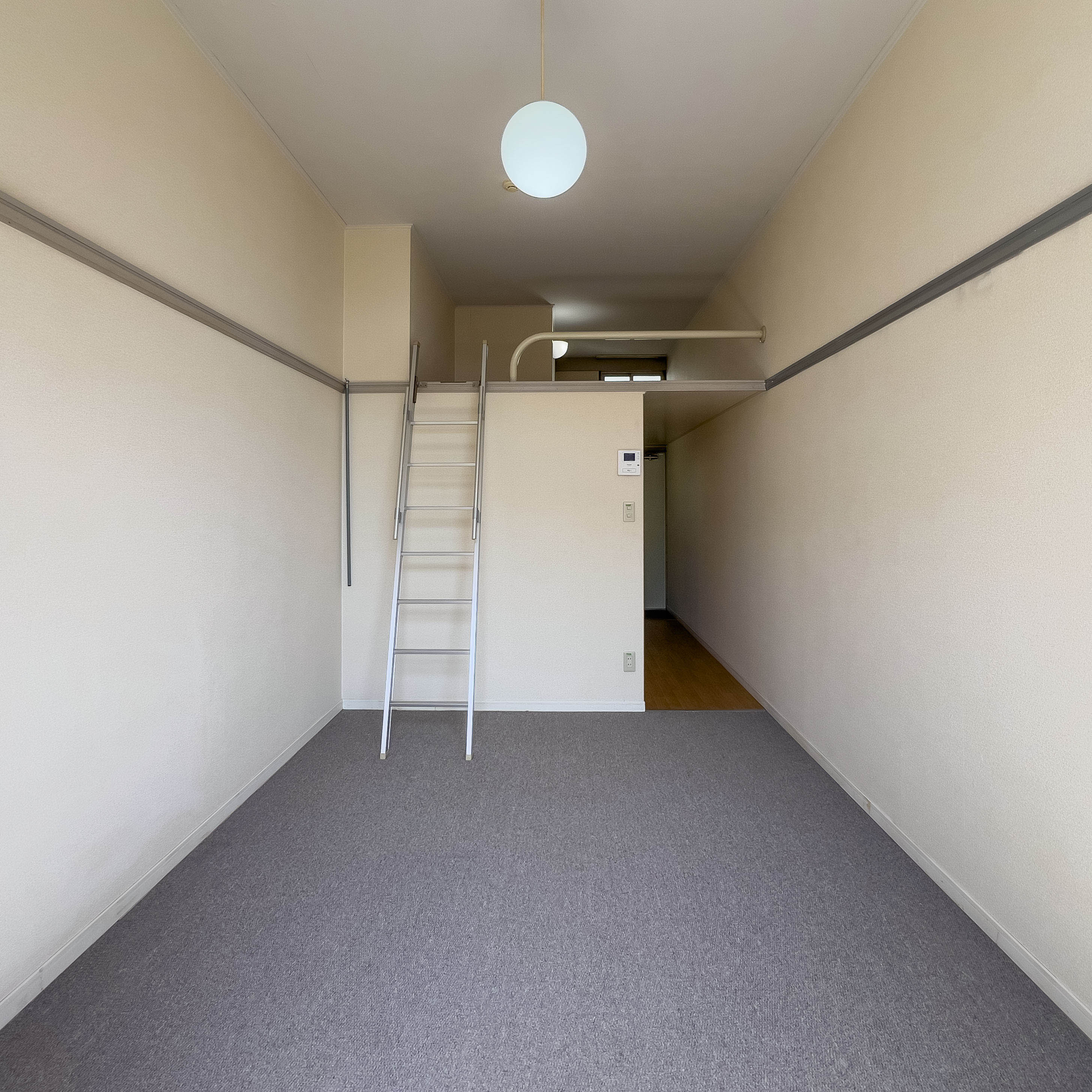 居室・リビング　同タイプ画像。シンプルで機能的なお部屋です♪