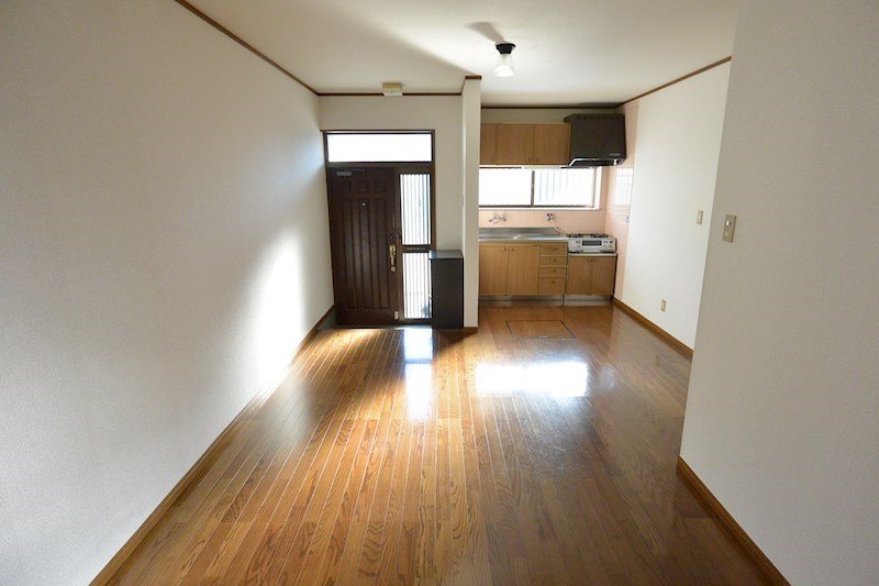 居室・リビング　フローリング仕上げ