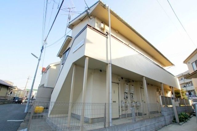 日野市新町のアパートの建物外観