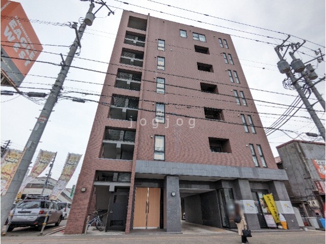 札幌市西区西町南のマンションの建物外観