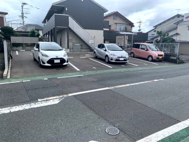 【鳥栖市古野町のアパートの駐車場】