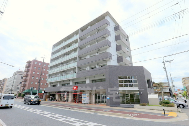 京都市伏見区深草西浦町４丁目のマンションの建物外観