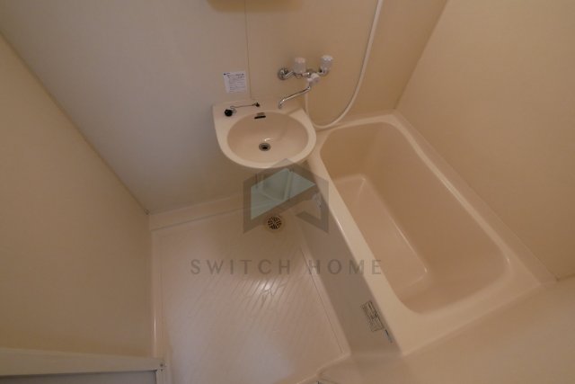 バス・シャワールーム　バス・トイレセパレート物件です！※別号室の写真です