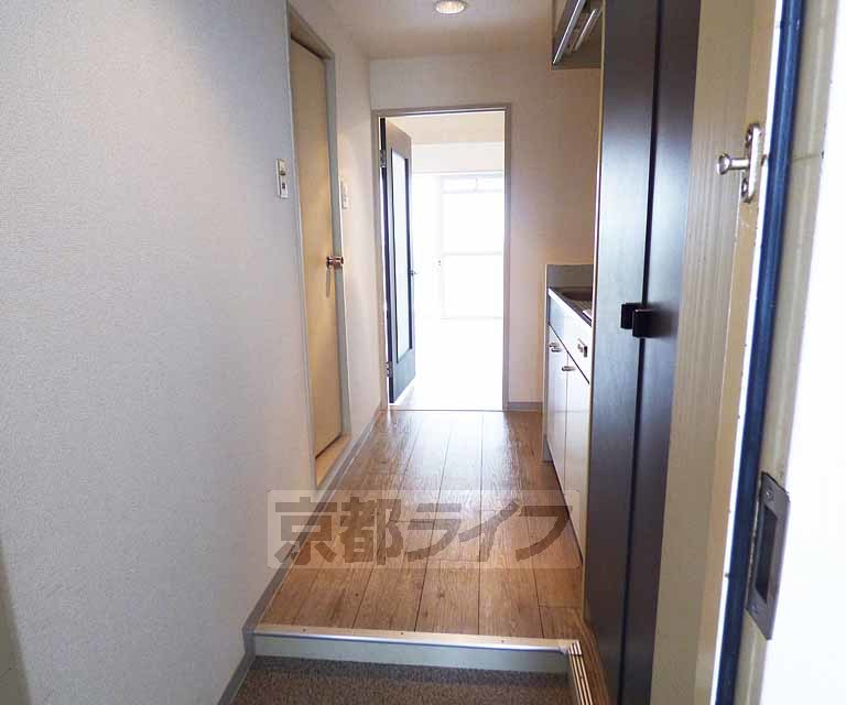 その他部屋・スペース　明るい廊下です