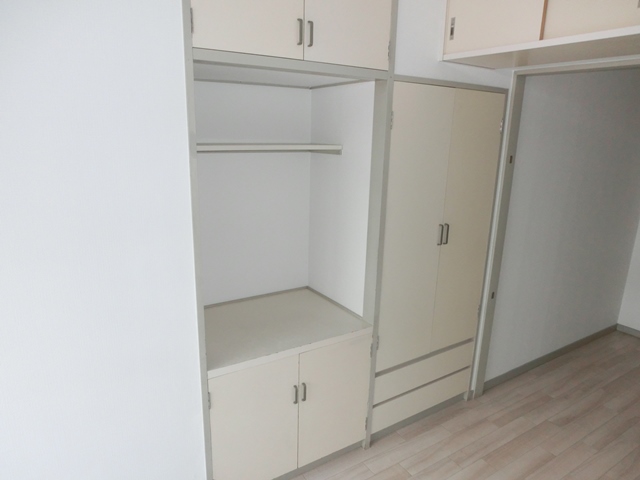 収納　別のお部屋です。現状を優先させていただきます。