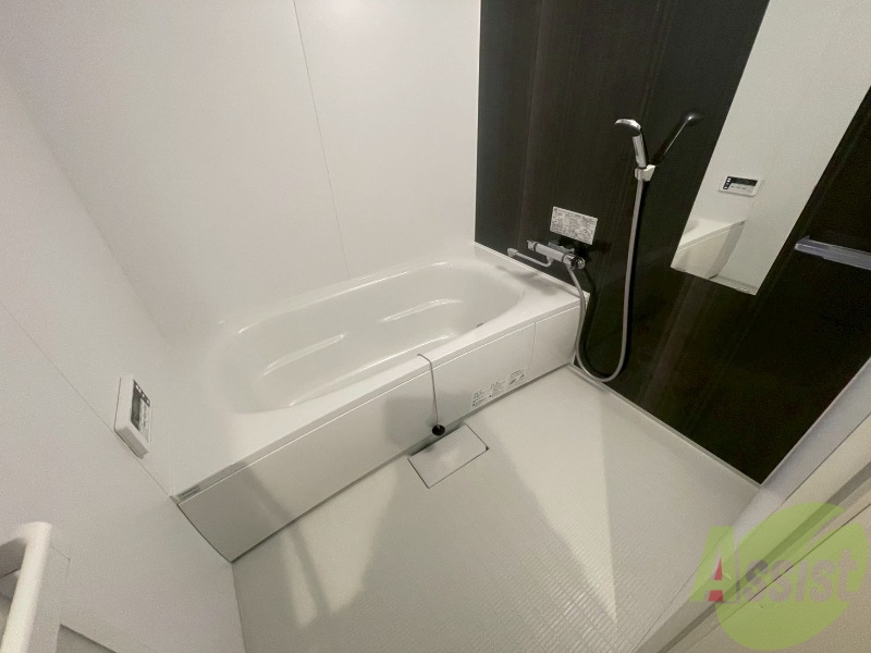 バス・シャワールーム　お風呂になります。一日の疲れを癒してくださいね。