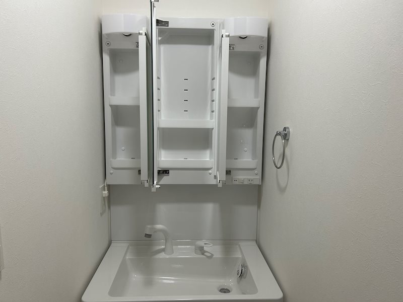 洗面設備　退去前につき写真はイメージになります