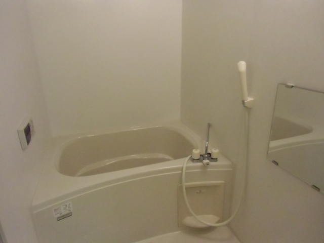 バス・シャワールーム　浴室乾燥機付き！