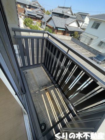 バルコニー　外からの目が気にならないバルコニーで洗濯物が干せます