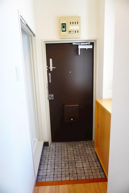 玄関　玄関収納あり