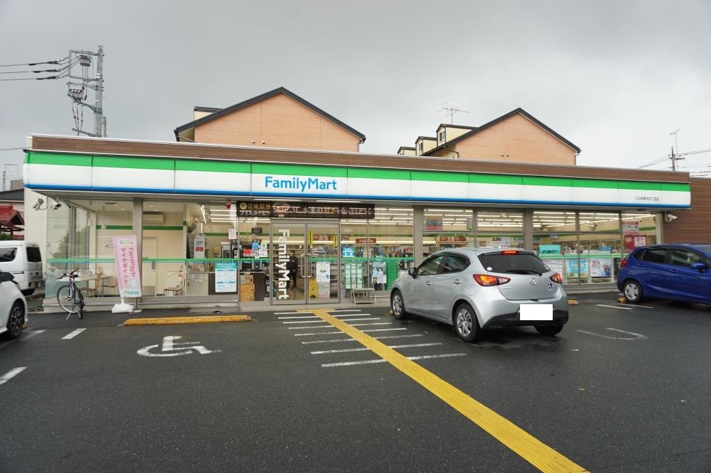 コンビニ　ファミリーマート 川口中青木五丁目店（コンビニ）まで64m