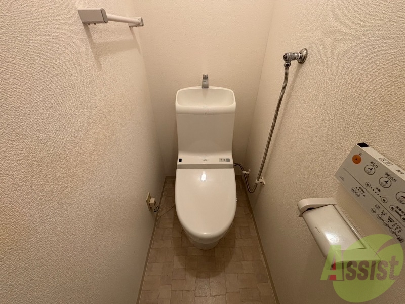 トイレ　こちらはトイレです。清潔感があり、安心して使用できます。