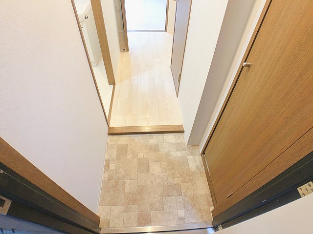 地下鉄桜通線 鶴里駅 徒歩1分 4階建 築25年の玄関写真