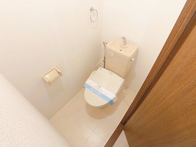 地下鉄桜通線 鶴里駅 徒歩1分 4階建 築25年のトイレ写真