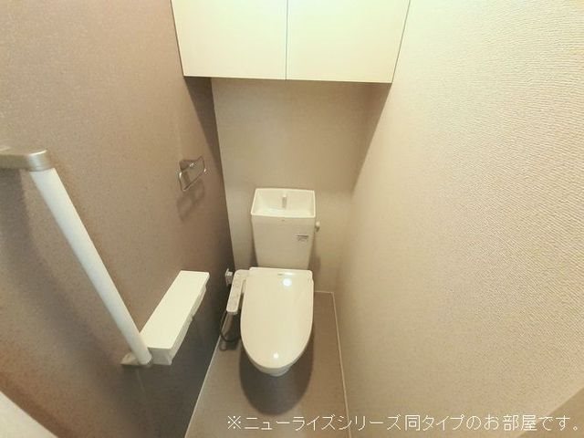 トイレ　※同タイプのお部屋の画像です。
