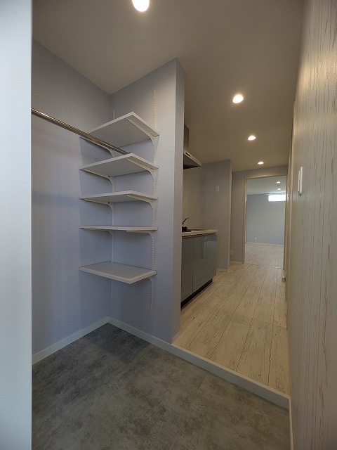 玄関　同物件、別号室のものです。