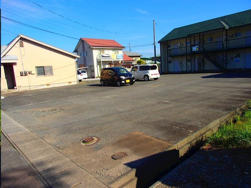 エントランス　駐車場