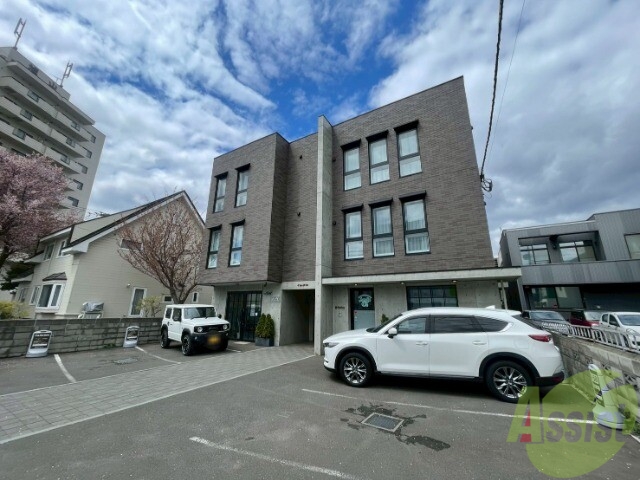 建物外観　札幌市中央区南八条西「Ｆｉｎｅｓｔ０８ＢＬＤ」