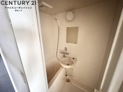 バス・シャワールーム　シンプルなお風呂です。