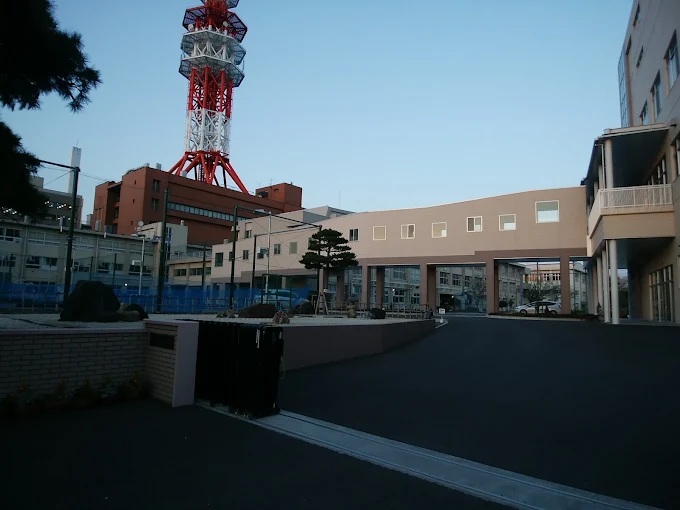 中学校　宇都宮市立旭中学校（中学校）まで1731m