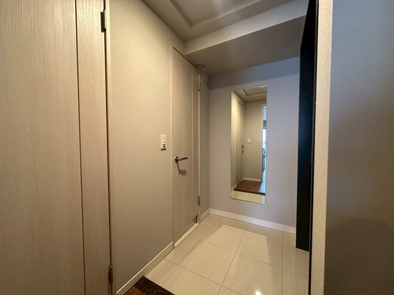 玄関　※他号室の写真使用・現況優先