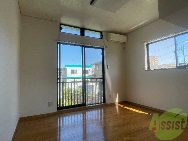 居室・リビング　広々としたリビング！日当たり良好、ゆっくり出来ますね！