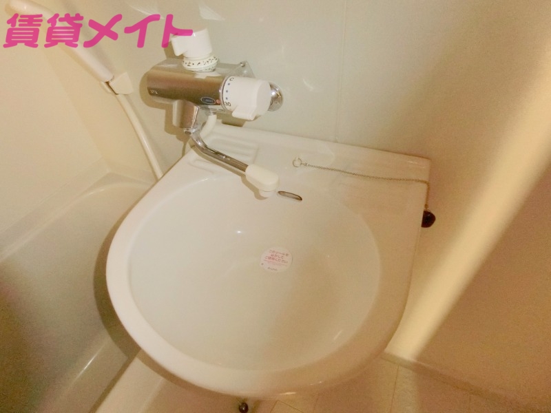 洗面設備　同物件別室反転タイプ